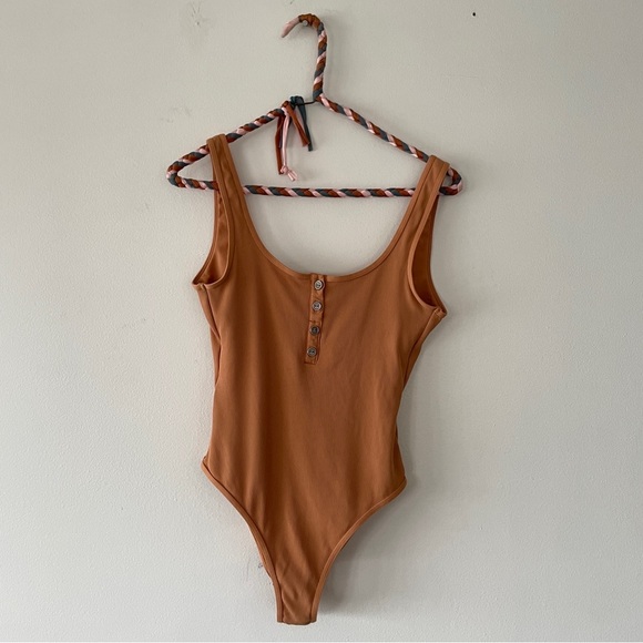 L*Space Ribbed Float On Classic One Piece Swimsuit - Picture 3 of 14